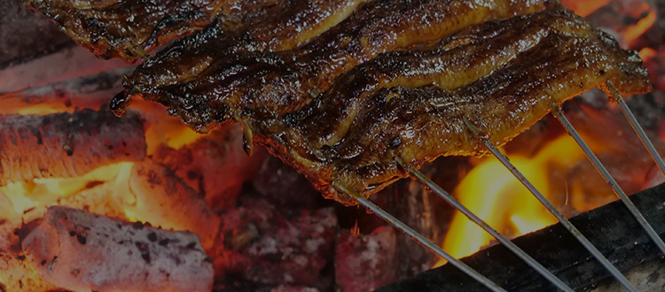 高い遠赤効果。焼きの質をさらに高めるこだわりの焼き台